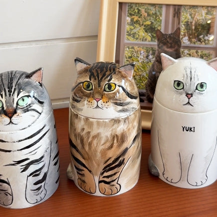 Custom Cat Memorial Portrait Urn, Handmade Cat Keepsake Urn for Ashes