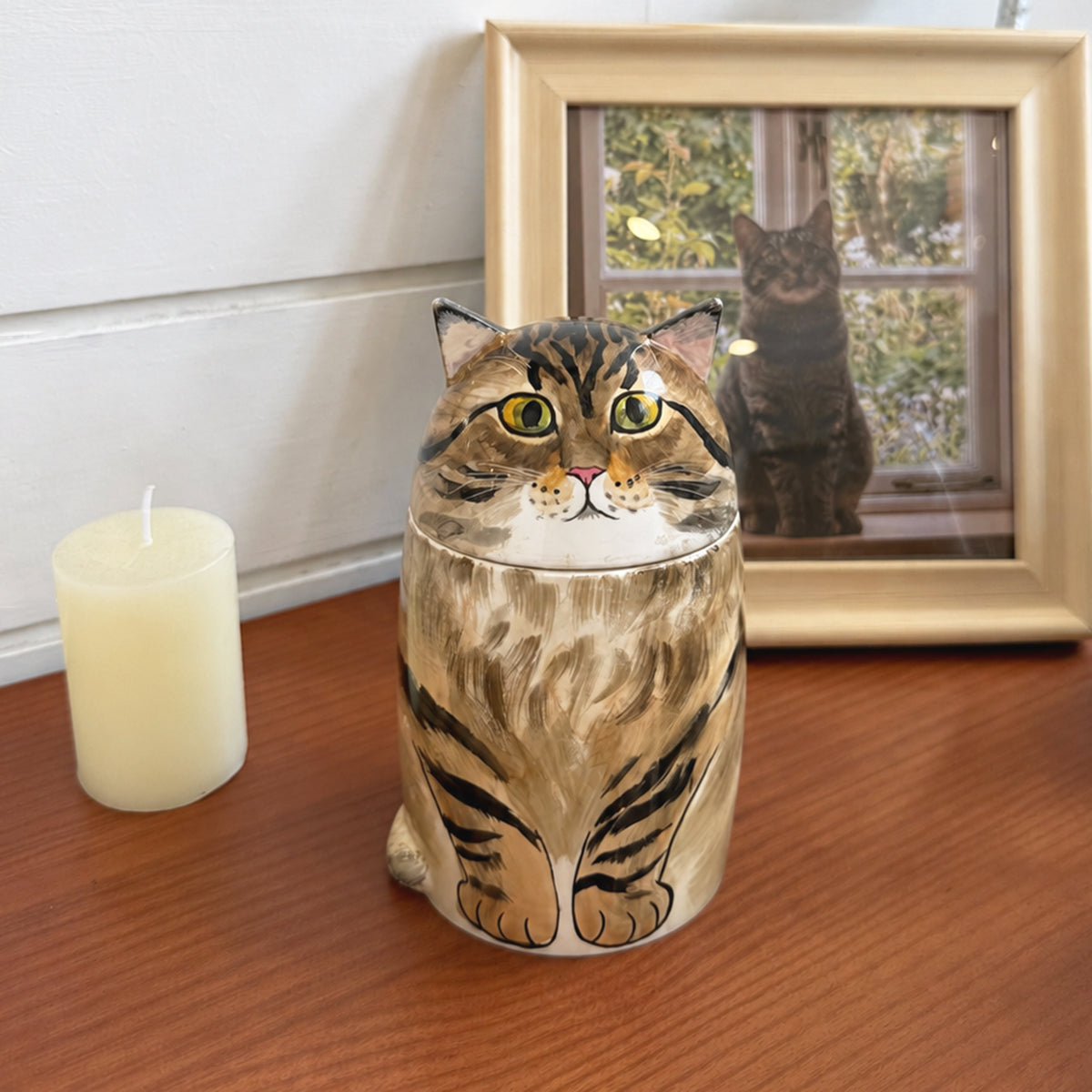 Custom Cat Memorial Portrait Urn, Handmade Cat Keepsake Urn for Ashes